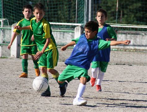 Jogo De Futebol De Faculdade